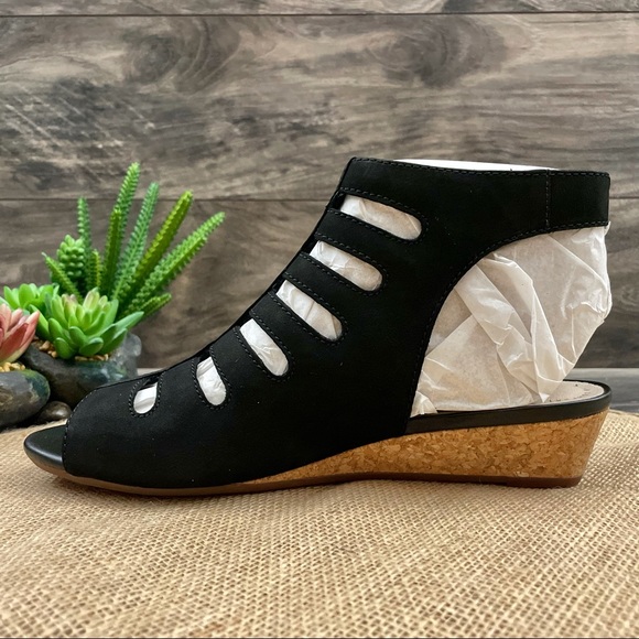 Clarks 8W Abigail Sing Low Wedge Gladiator Sandal - Picture 6 of 11